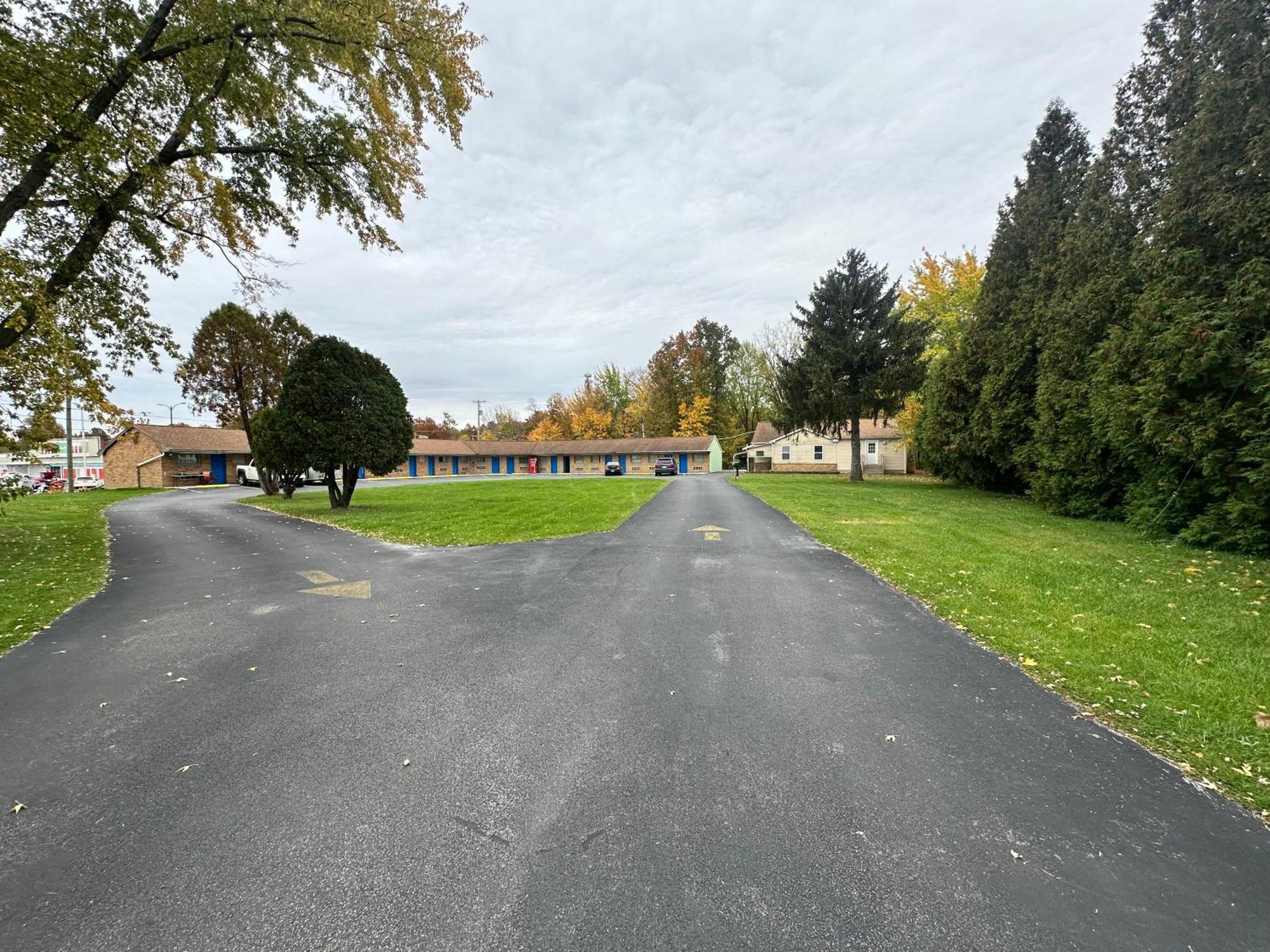 Westgate Manor Motel Austintown & Youngstown Ohio Екстер'єр фото