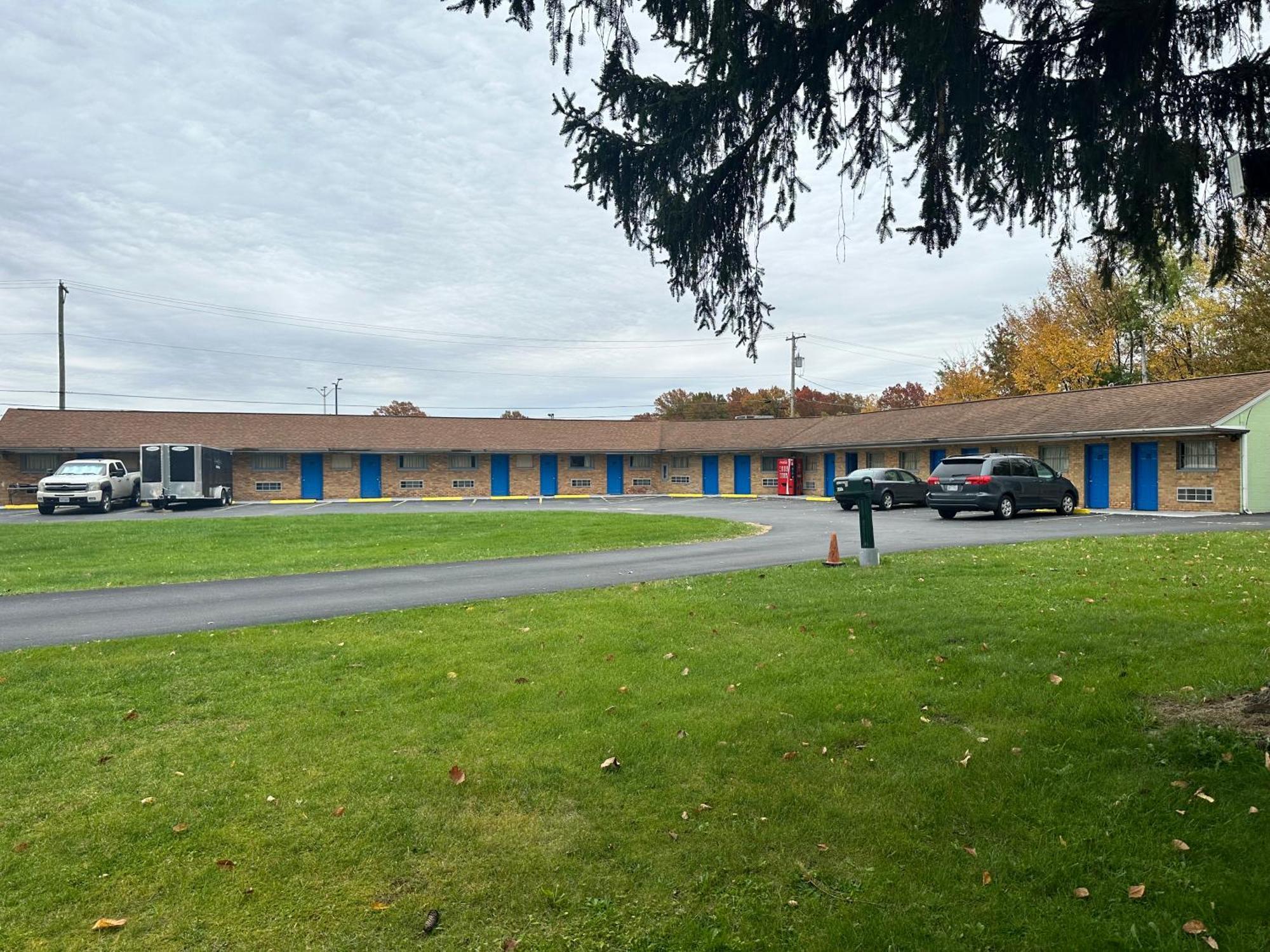 Westgate Manor Motel Austintown & Youngstown Ohio Екстер'єр фото