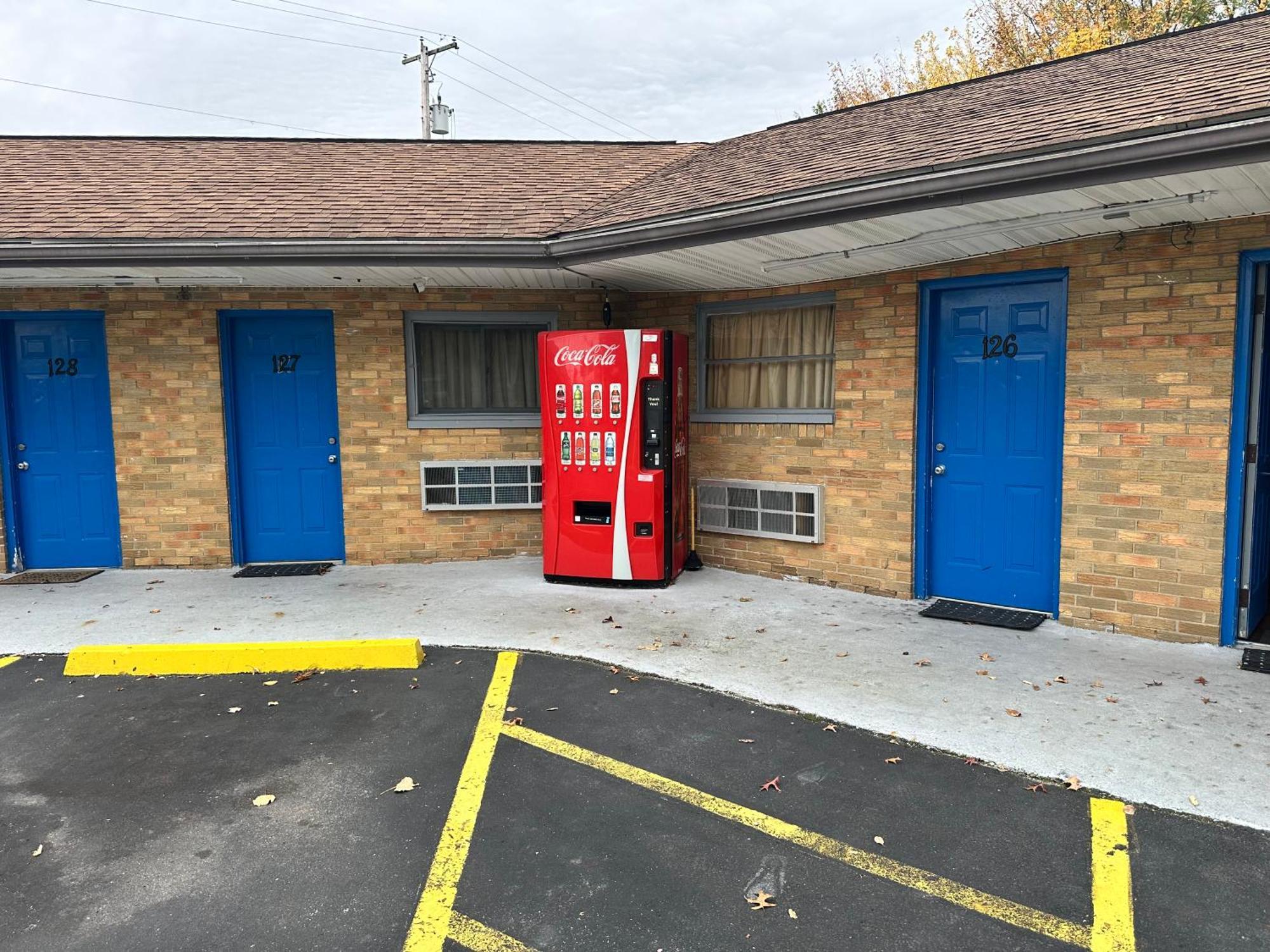 Westgate Manor Motel Austintown & Youngstown Ohio Екстер'єр фото